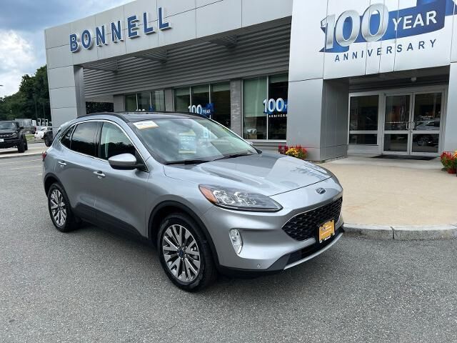 2022 Ford Escape Titanium — photo 1 of 39