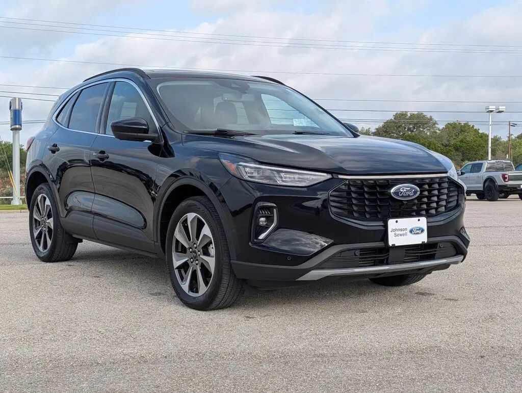 2023 Ford Escape Platinum — photo 1 of 14