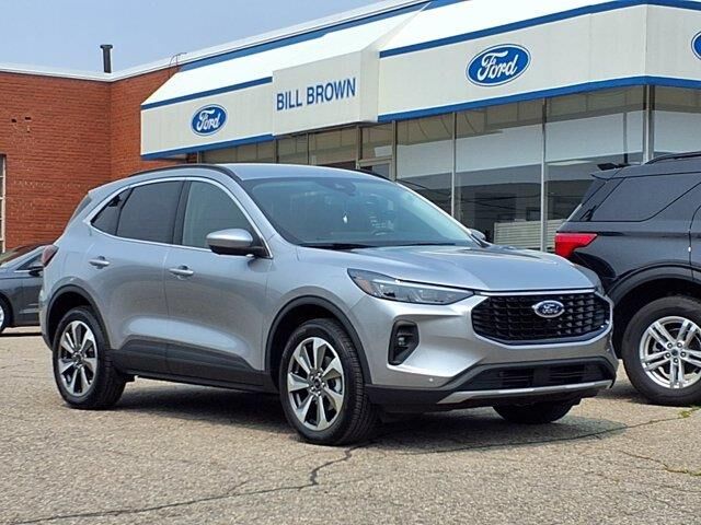 2024 Ford Escape Platinum — photo 1 of 13