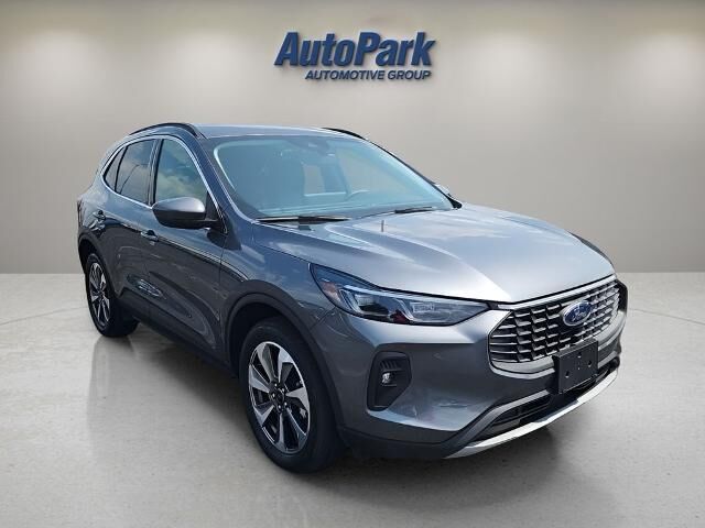 2025 Ford Escape Platinum — photo 1 of 25