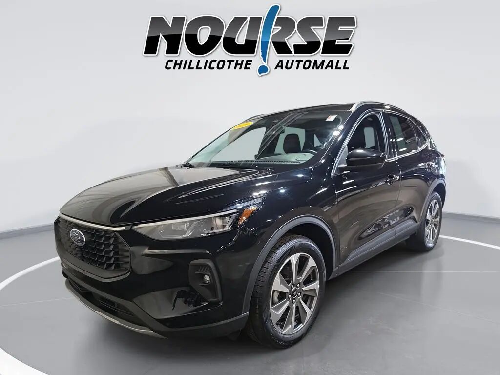 2025 Ford Escape Platinum — photo 1 of 13
