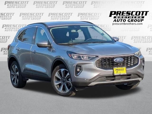 2023 Ford Escape Platinum — photo 1 of 26
