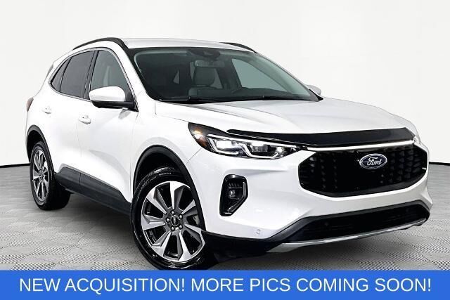 2023 Ford Escape Platinum — photo 1 of 13