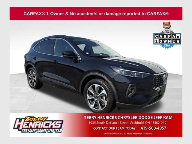 2024 Ford Escape Platinum — photo 1 of 12