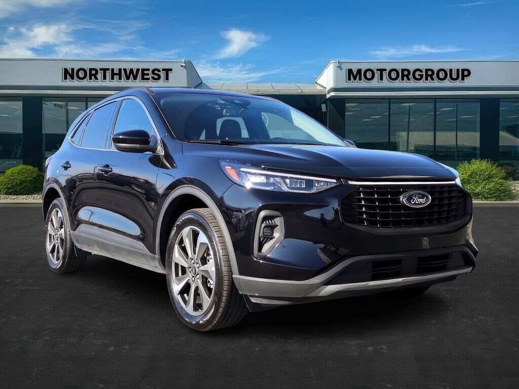 2025 Ford Escape Platinum — photo 1 of 26