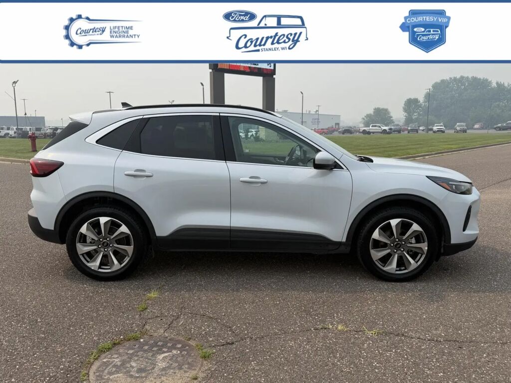 2025 Ford Escape Platinum — photo 1 of 26