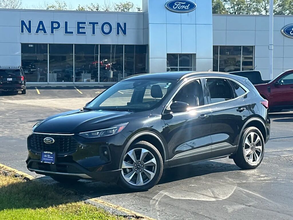 2025 Ford Escape Platinum — photo 1 of 13
