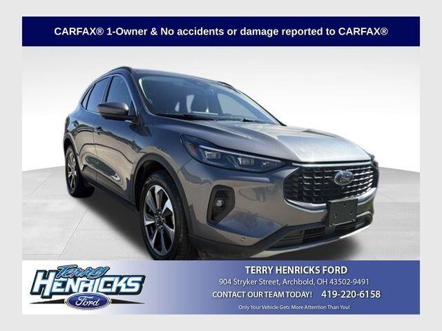 2024 Ford Escape Platinum — photo 1 of 12