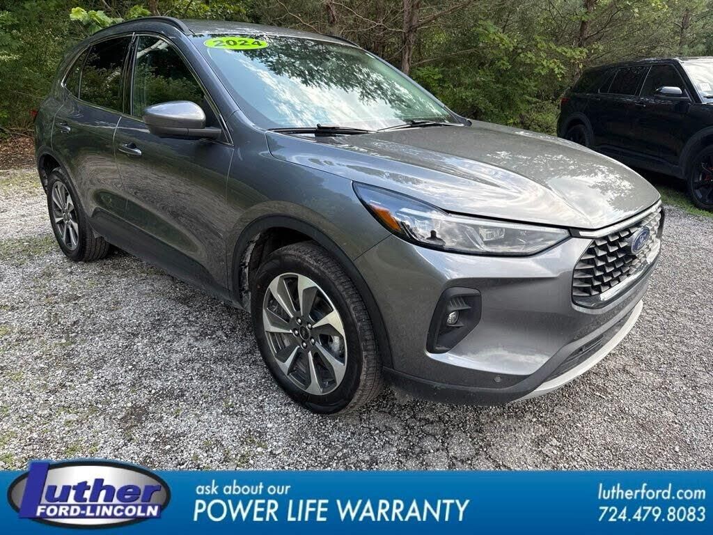 2024 Ford Escape Platinum — photo 1 of 1