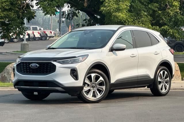 2025 Ford Escape Platinum — photo 1 of 26