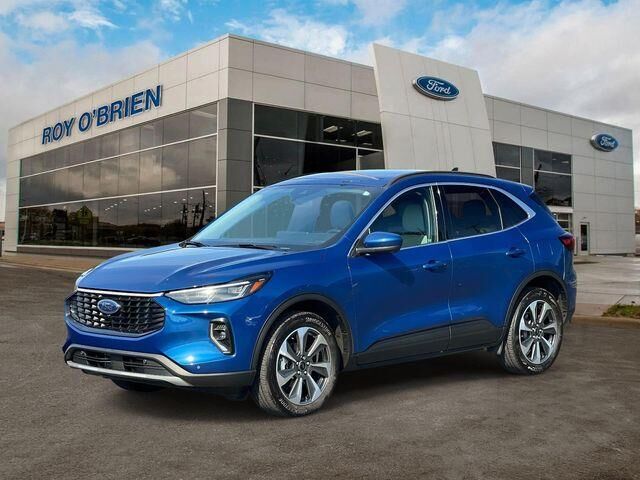 2023 Ford Escape Platinum — photo 1 of 26
