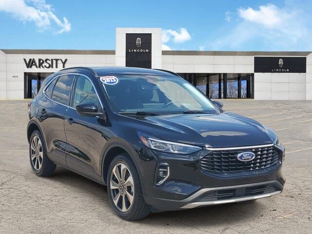 2023 Ford Escape Platinum — photo 1 of 26