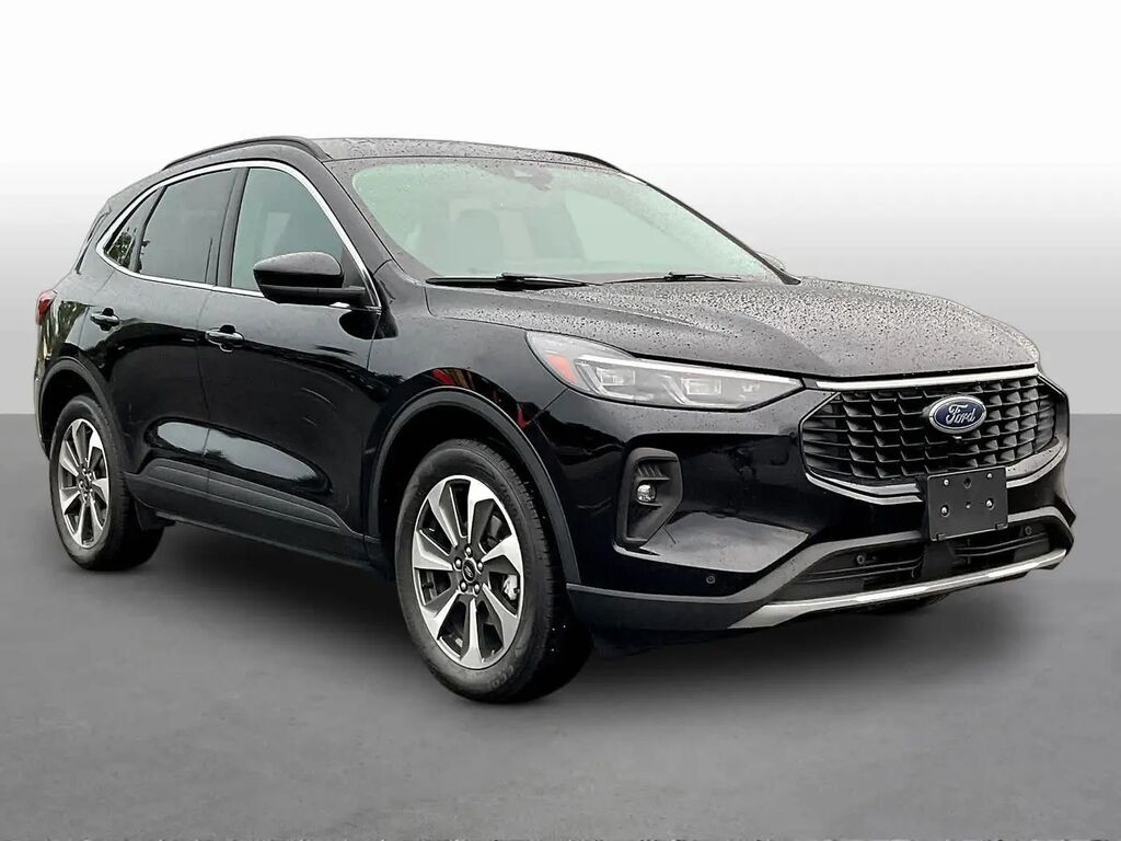 2024 Ford Escape Platinum — photo 1 of 13