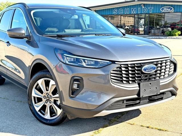 2025 Ford Escape Platinum