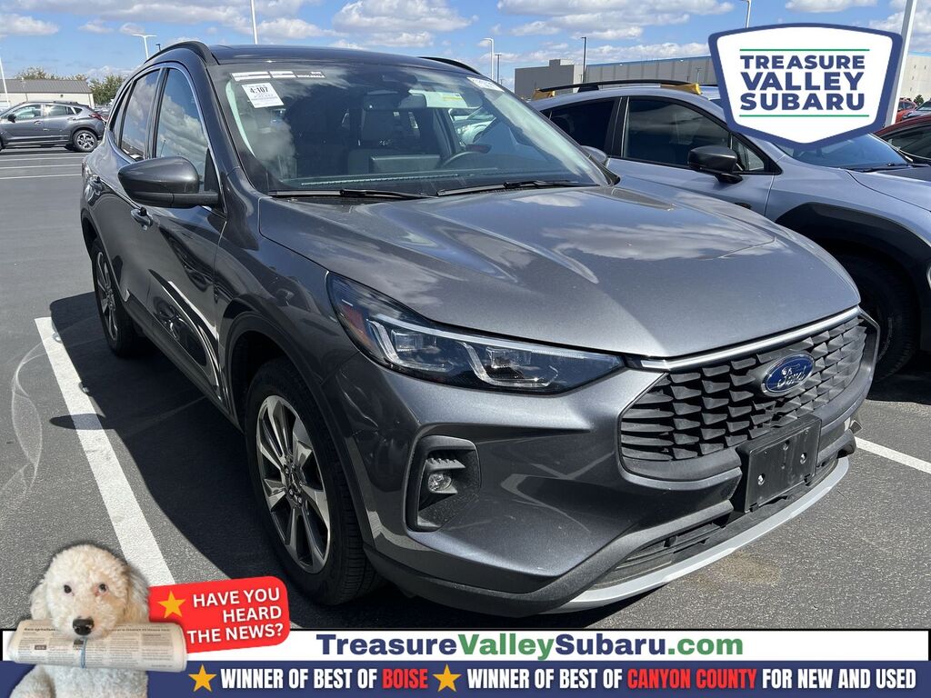 2025 Ford Escape Platinum — photo 1 of 3
