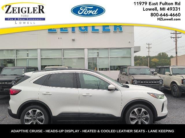 2024 Ford Escape Platinum — photo 1 of 13