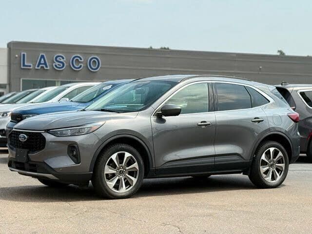 2024 Ford Escape Platinum — photo 1 of 2