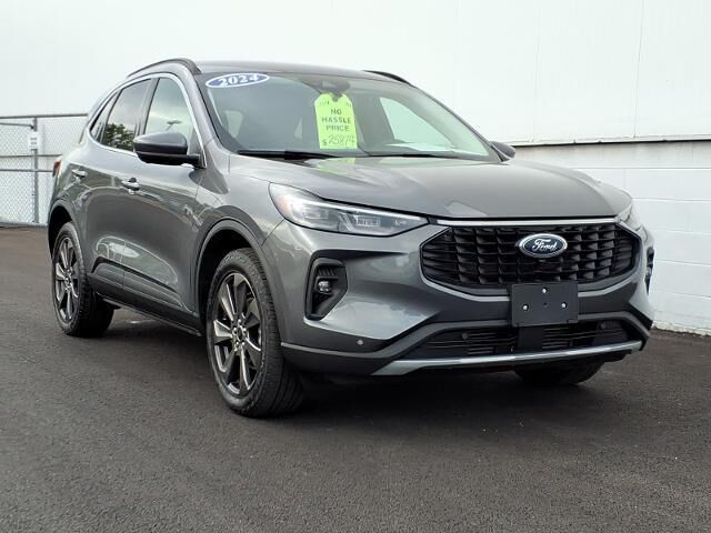 2024 Ford Escape Platinum — photo 1 of 13