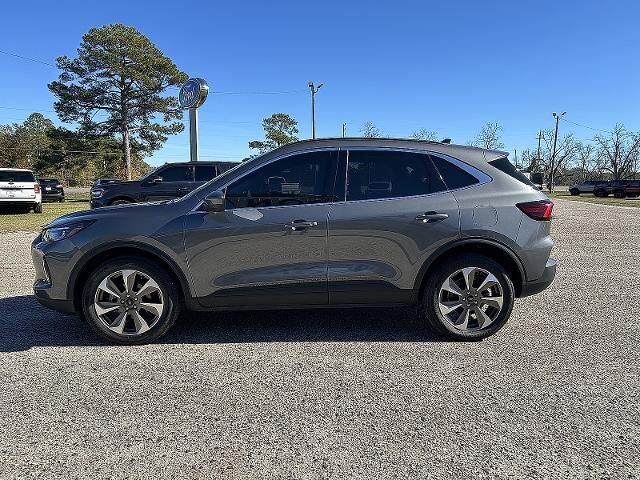 2023 Ford Escape Platinum — photo 1 of 26