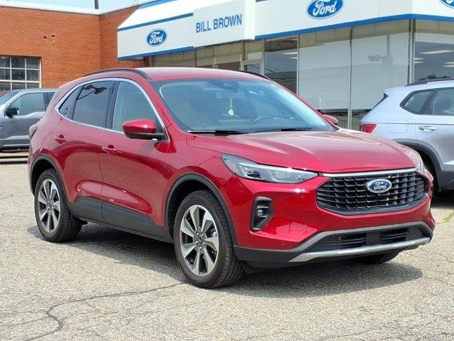 2024 Ford Escape Platinum — photo 1 of 1
