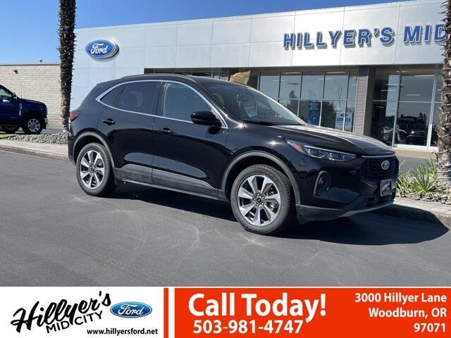 2025 Ford Escape Platinum — photo 1 of 26