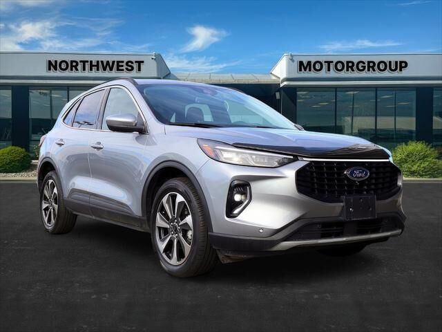 2023 Ford Escape Platinum — photo 1 of 68