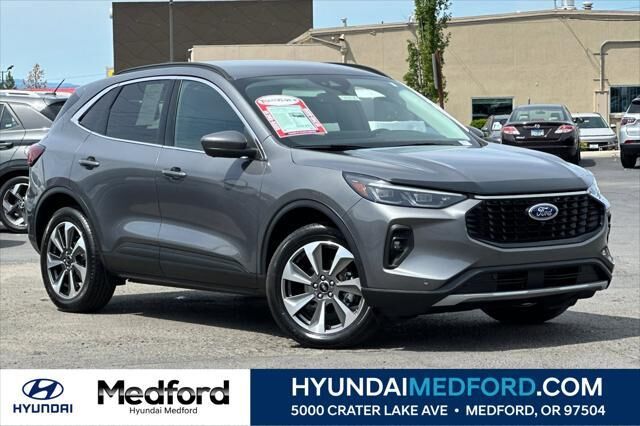 2024 Ford Escape Platinum — photo 1 of 13
