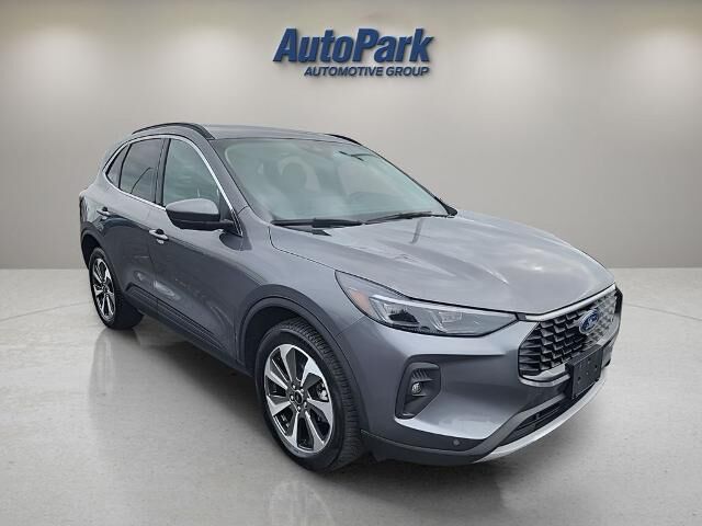 2024 Ford Escape Platinum — photo 1 of 12