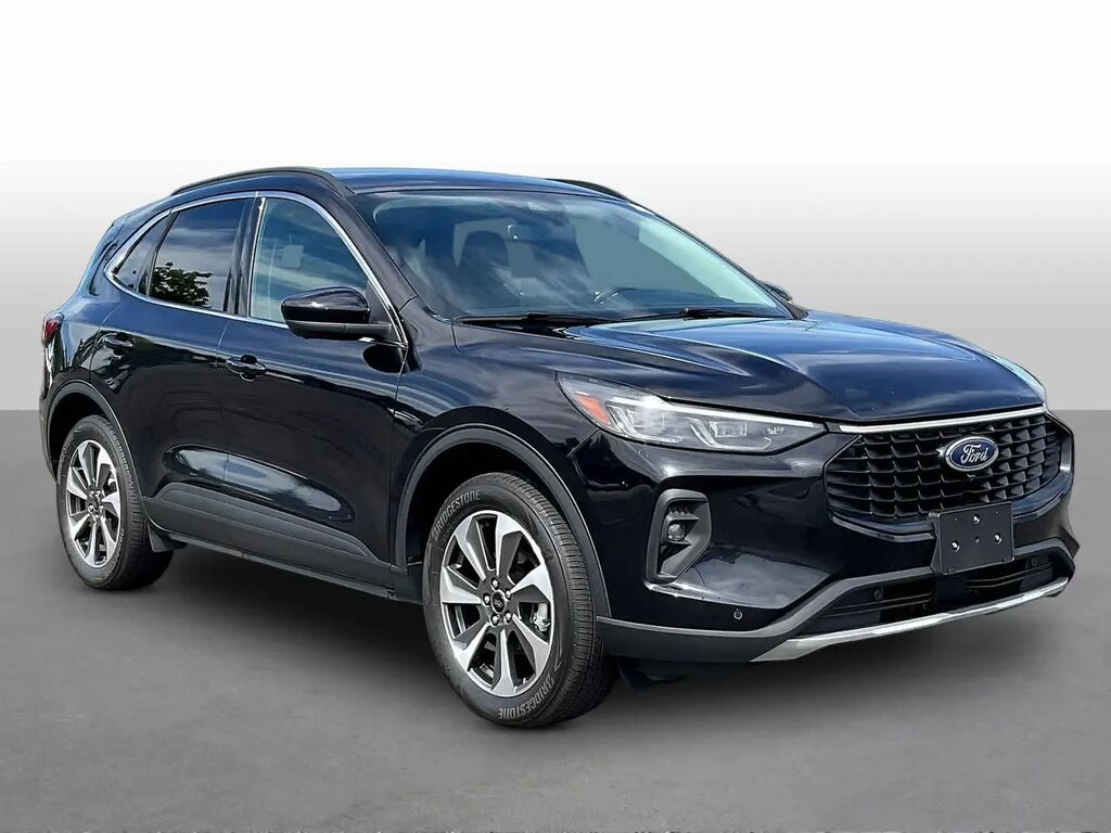 2024 Ford Escape Platinum — photo 1 of 13
