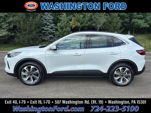 2025 Ford Escape Platinum