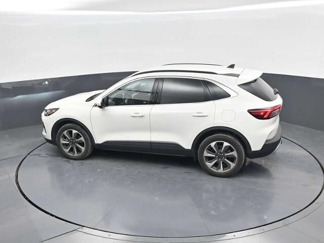 2023 Ford Escape Platinum — photo 1 of 26