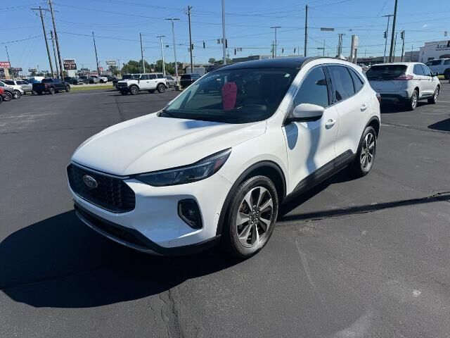 2023 Ford Escape Platinum — photo 1 of 25