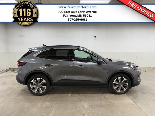 2023 Ford Escape Platinum — photo 1 of 13