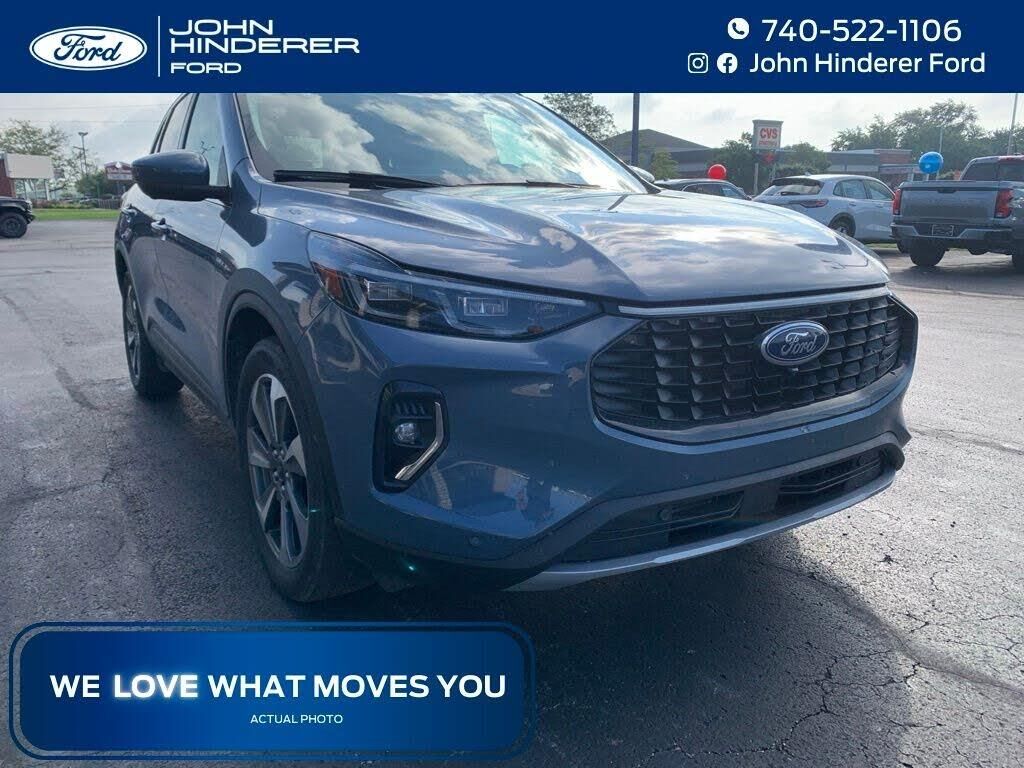 2023 Ford Escape Platinum — photo 1 of 27