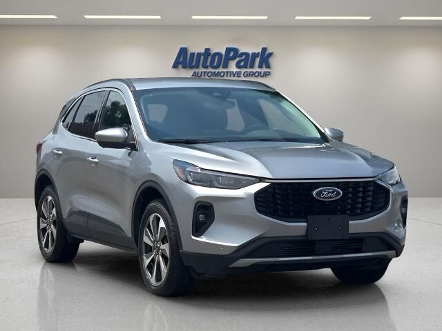 2024 Ford Escape Platinum — photo 1 of 26
