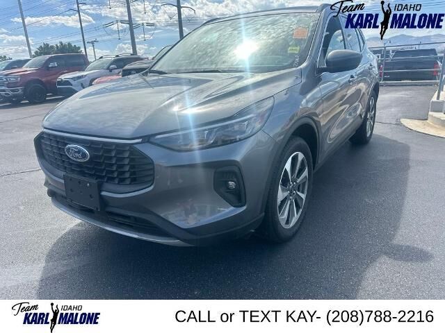 2025 Ford Escape Platinum — photo 1 of 26