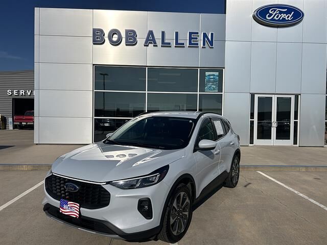 2025 Ford Escape Platinum — photo 1 of 26
