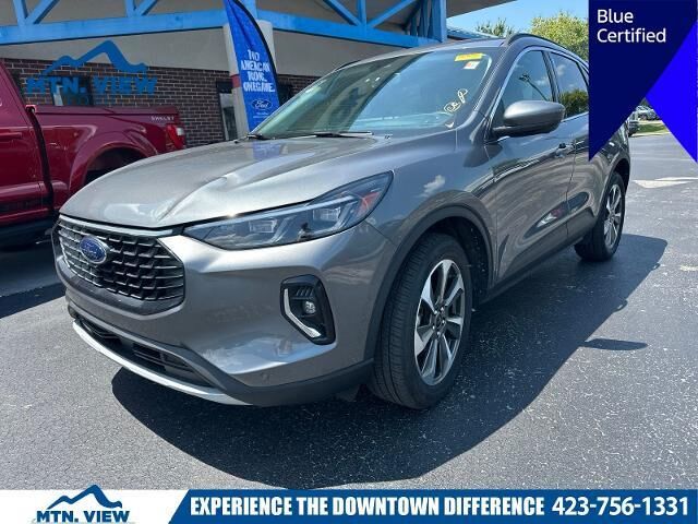 2023 Ford Escape Platinum — photo 1 of 26