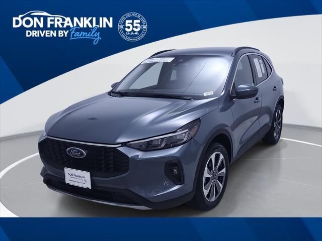 2025 Ford Escape Platinum — photo 1 of 13