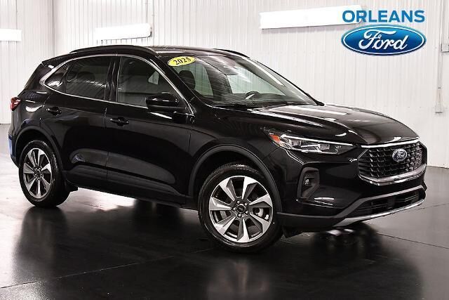 2025 Ford Escape Platinum — photo 1 of 26
