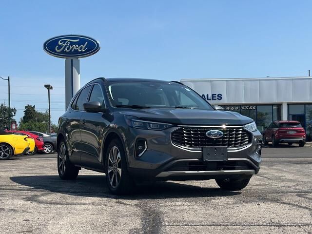 2023 Ford Escape Hybrid Platinum — photo 1 of 26