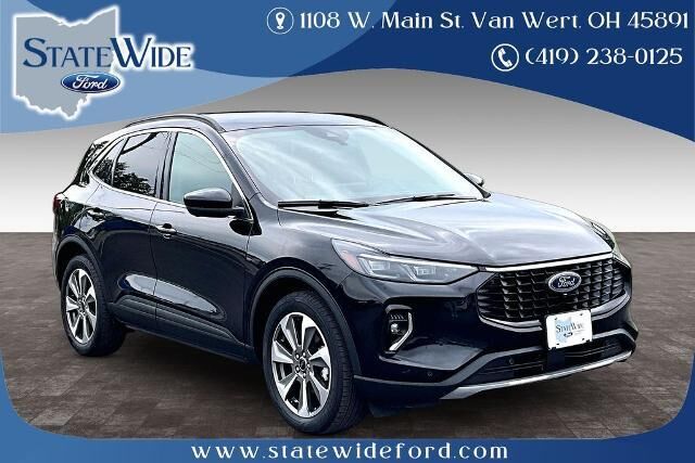 2023 Ford Escape Hybrid Platinum — photo 1 of 13