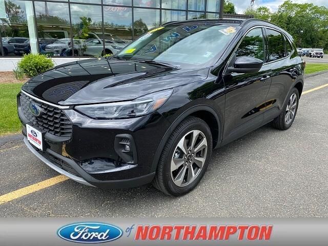 2025 Ford Escape Hybrid Platinum — photo 1 of 13