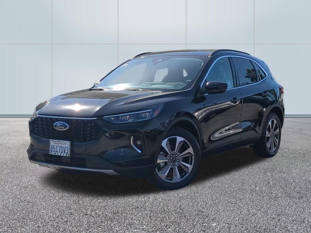 2023 Ford Escape Hybrid Platinum — photo 1 of 1