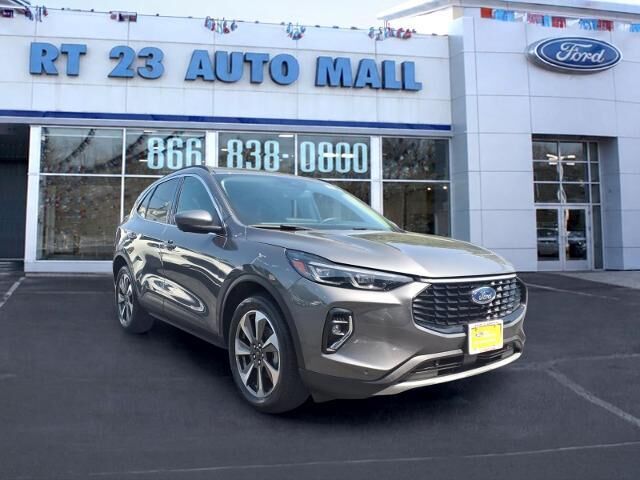 2023 Ford Escape Hybrid Platinum — photo 1 of 13