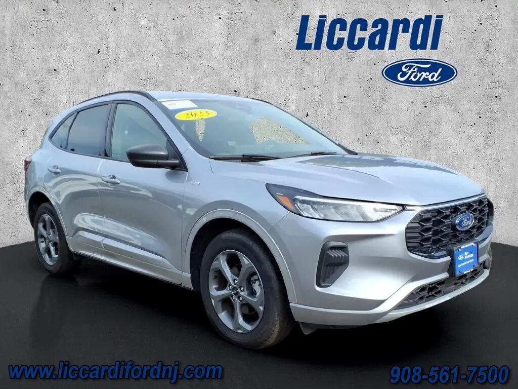 2023 Ford Escape ST-Line — photo 1 of 13
