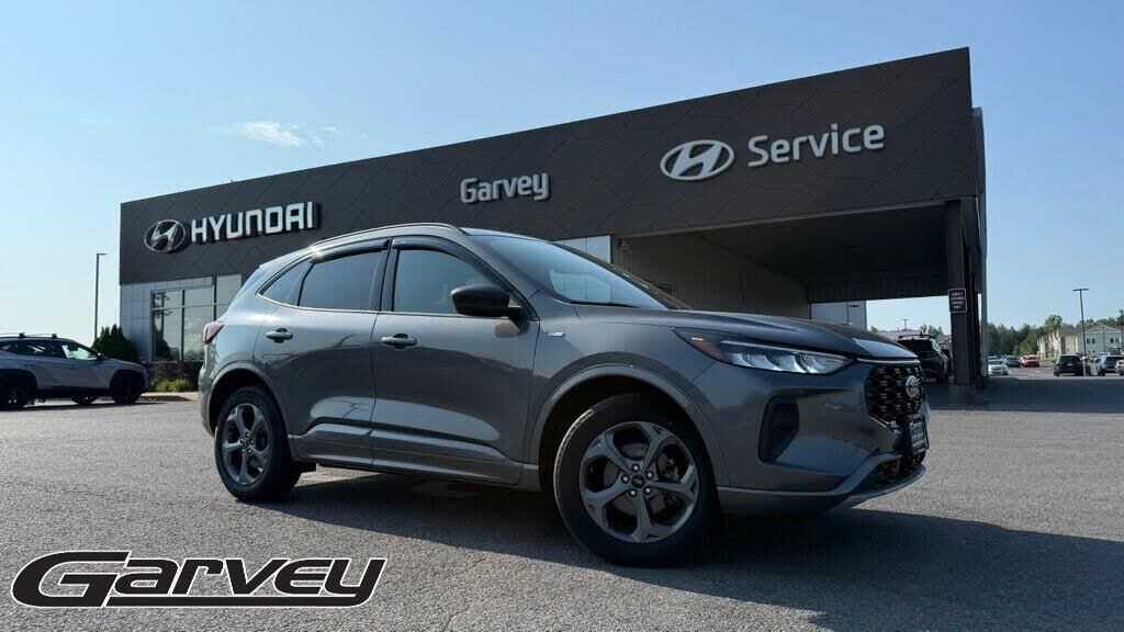 2023 Ford Escape ST-Line — photo 1 of 2