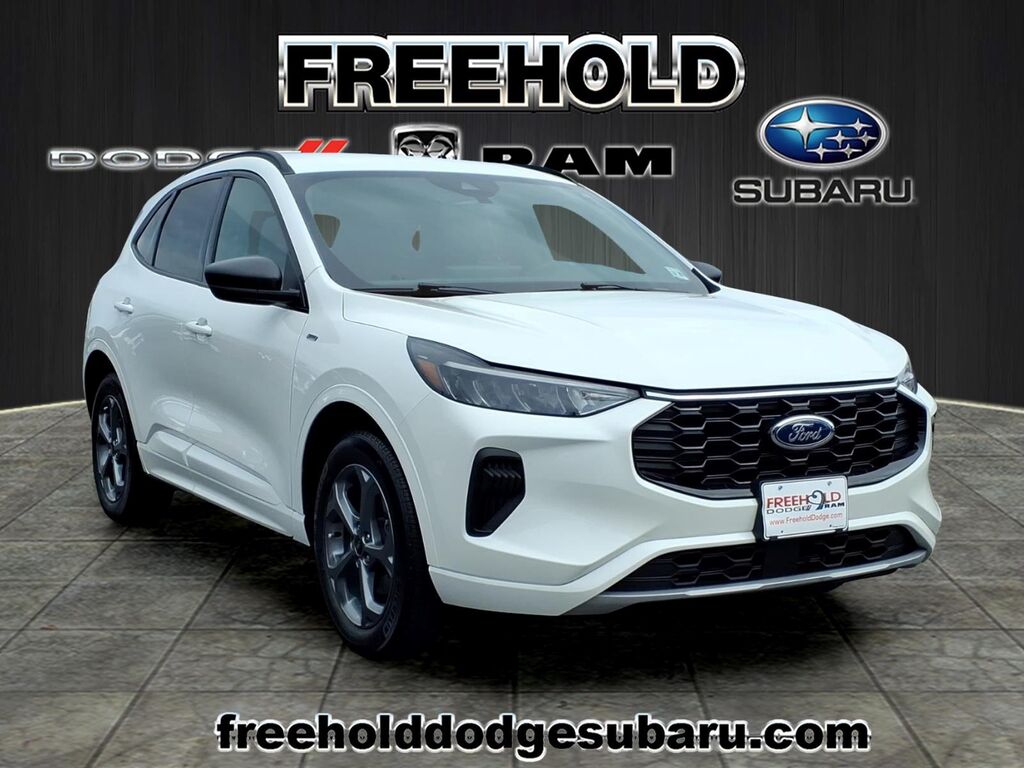 2023 Ford Escape ST-Line — photo 1 of 13