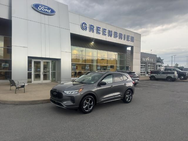 2024 Ford Escape ST-Line — photo 1 of 13