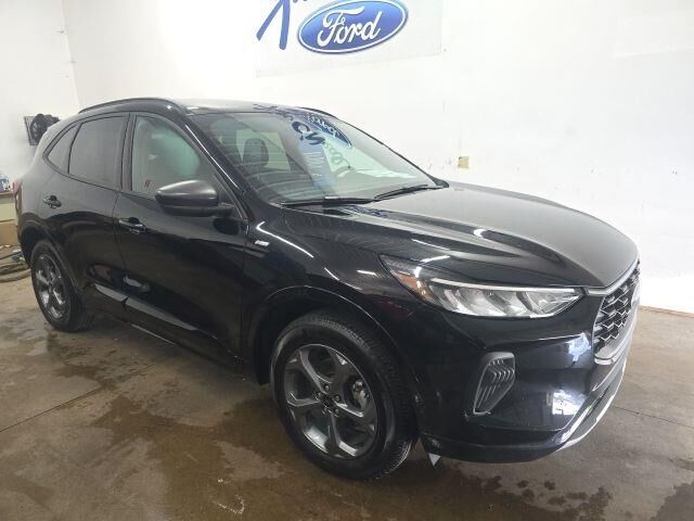2024 Ford Escape ST-Line — photo 1 of 11